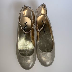 Nina Tirana ballet flats with ankle strap size 2